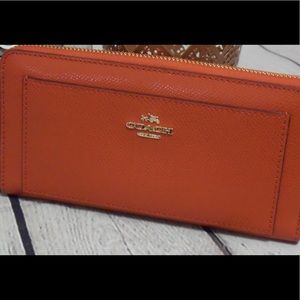 Coach Crossgrain Leather Accordion Zip Wallet NWOT